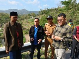 KOMISI C DPRD DIY DORONG PERCEPATAN PENYELESAIAN ADUAN PERGESERAN GUARDRAIL SERTA LPJU DI HARGOMULYO