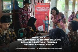 PEMKAL HARGOMULYO  BERSAMA DPKUKMTK BERIKAN PENDAMPINGAN FASILITAS PENERBITAN PERIZINAN USAHA