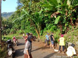 GIAT KERJA BAKTI WARGA RT 02 PADUKUHAN SURUKIDUL HARGOMULYO